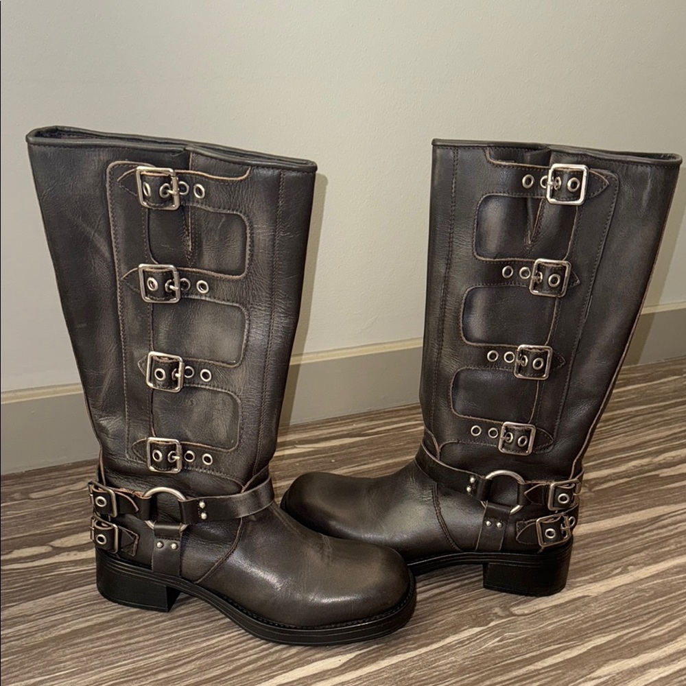 Steve Madden Rocky Brown Distressed Boots